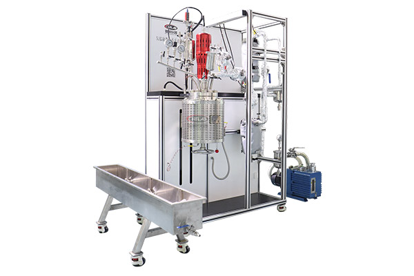 5L熔融聚合反映釜分解装配左视照片